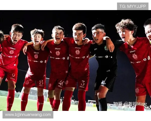 绿茵逐梦激情燃烧探索足球世界背后的力量与荣耀