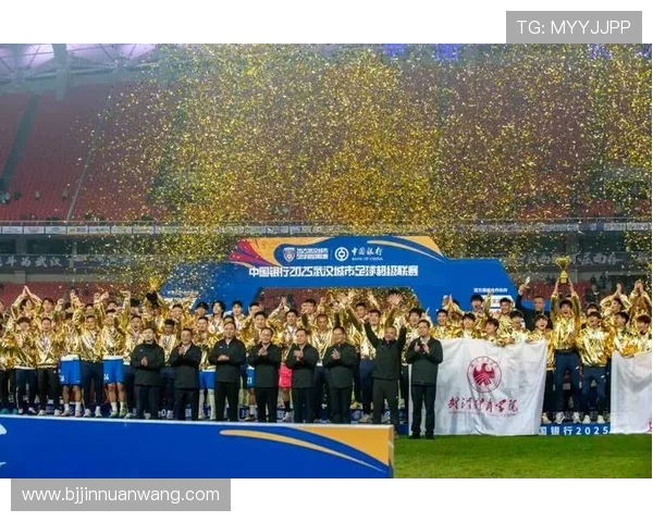 武汉足球队配合排名创新高展现团队实力与默契提升